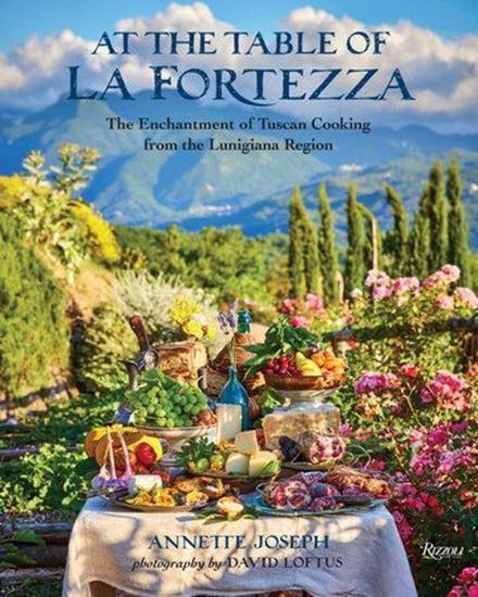 Imagen de AT THE TABLE OF LA FORTEZZA